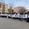 Mancati interventi strutturali da troppi anni, gli studenti del Liceo "Carlo Troya " manifestano in Largo Torneo