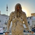 Castel dei Mondi al via, ecco il Golem in piazza Catuma ad Andria