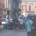 Paura in via XX Settembre ad Andria, a fuoco un'automobile