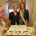 100 anni di Maddalena Di Bari: gli auguri della Sindaca alla storica collaboratrice dell'ITI “Iannuzzi”
