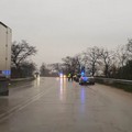 Sottufficiale della Polizia locale investito mentre rileva incidente stradale sulla sp 231