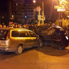 Incidente stradale in pieno centro: coinvolte una 500 ed una Marea