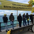 Tanti i giovani agricoltori questo pomeriggio sotto il palazzo dell'assessorato all'agricoltura