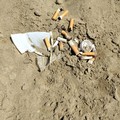 Le nostre spiagge (e mare) soffocati da rifiuti e dai sempre più presenti mozziconi di sigaretta