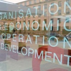 L'OCSE boccia l'Italia per la Pubblica Amministrazione: dirigenti super pagati