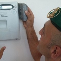 Furti di energia: l'operazione  "Scatto matto " porta in carcere tre persone