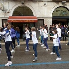 Un flash-mob per la solidarietà tra le generazioni