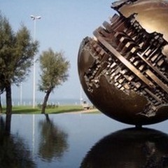 Prolungata l'esposizione di Arnaldo Pomodoro