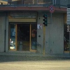 Bomba ad un panificio di Viale Pietro Nenni: solo danni materiali