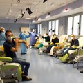 "Sconfiggere il covid solo allestendo grandi centri vaccinali aperti 24 ore su 24 "