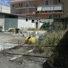 Ritrovato un uomo morto all'interno di un deposito in Via Castel del Monte