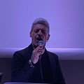 L'emozione in una voce: Savio Vurchio interpreta i "suoi " anni '60, ed è subito magia