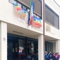 L’I.C. Cotugno lancia l’allarme sugli spazi: tre ordini di scuola in un unico plesso