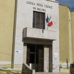 "Vaccina ", niente scuola lunedì prossimo