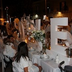 Cena in bianco in piazza Catuma, appuntamento a sabato 10