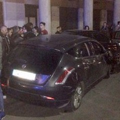 Tentano il furto di un'auto, fuga finisce male. Tre arresti