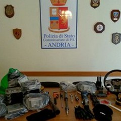 Sequestrata un'auto rubata nascosta in garage della periferia di Andria