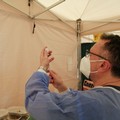 Il bollettino regionale: poco più di 800 positivi in Puglia a fronte di 6220 tamponi