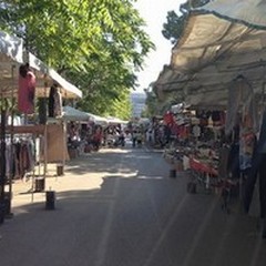 Mercato settimanale: via le tende per ragioni di sicurezza