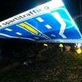 Vento e acqua spazzano via alberi e cartelloni pubblicitari: notte di lavoro per Vvf, Multiservice e Polizia locale