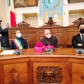 Scambio di auguri a Palazzo di Città, consegnati attestati a dipendenti in pensione
