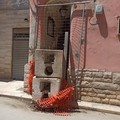 L'arco che collega alle stradine di San Nicola cade a pezzi