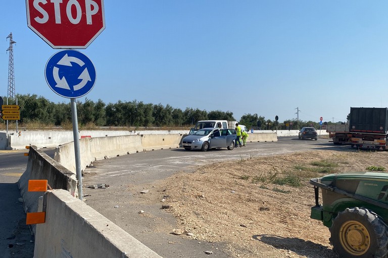 Interrotti i lavori di chiusura del bivio per Montegrosso