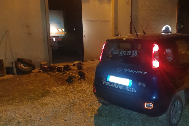 Tentativo di furto in un'azienda agricola di Andria