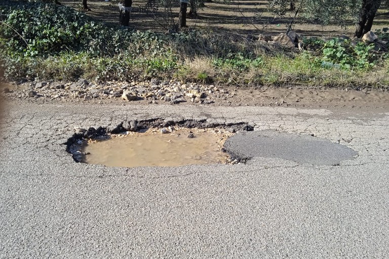 Urgono interventi per via Vecchia Spinazzola