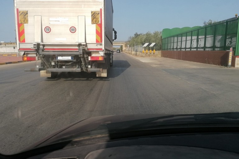 mezzi pesanti sulla provinciale Andria Bisceglie