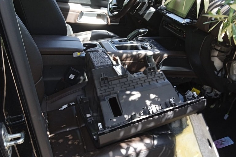 Auto rubata cannibalizzata scoperta nelle campagne di Andria