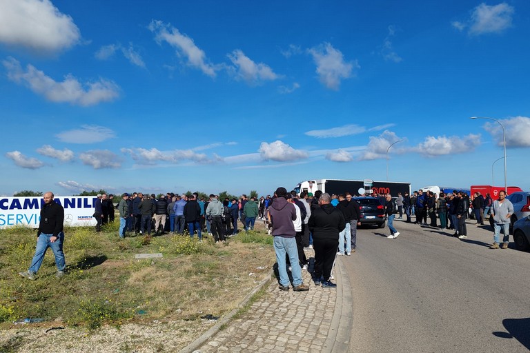 manifestazione per il caro carburanti