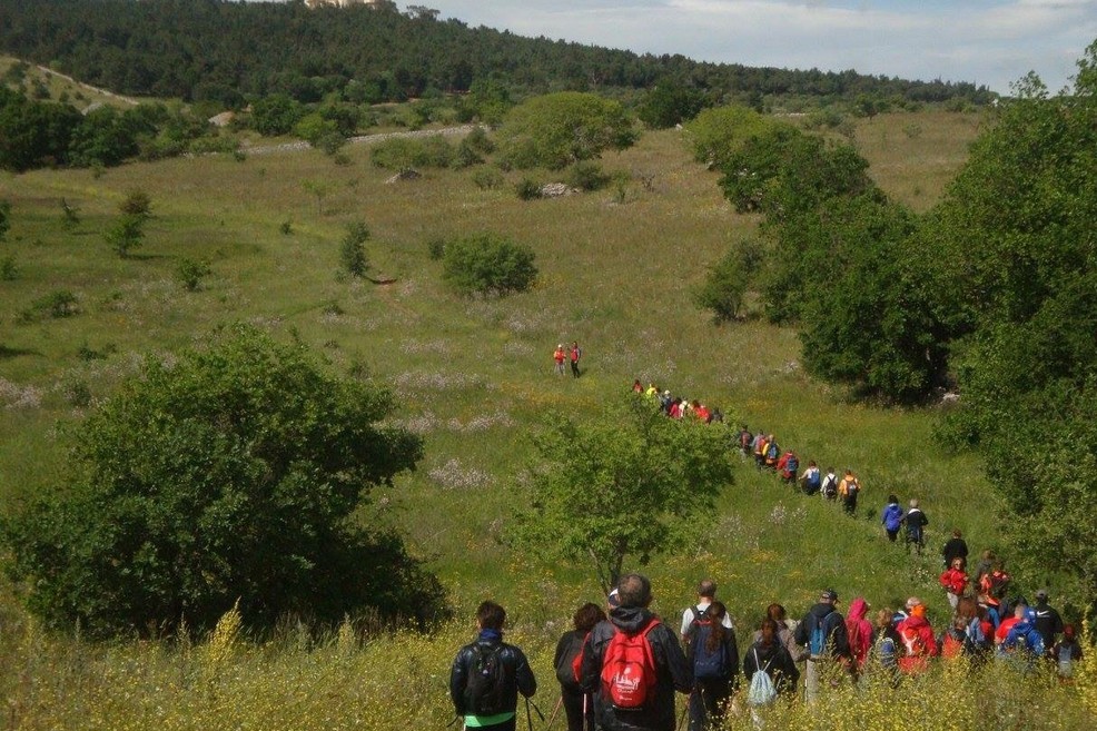 Passeggiata verso Castel del Monte