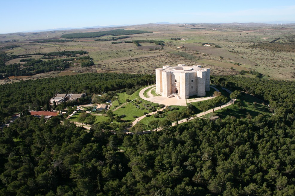 Castel del Monte dall'alto