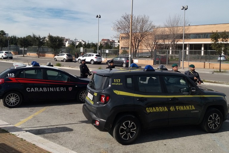 controlli carabinieri e guardia di finanza