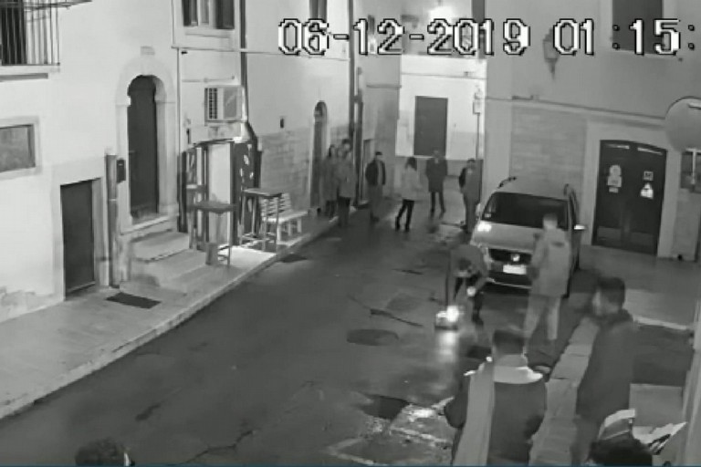 Malamovida ad Andria: alle ore 1:15 fuochi d'artificio nel centro storico