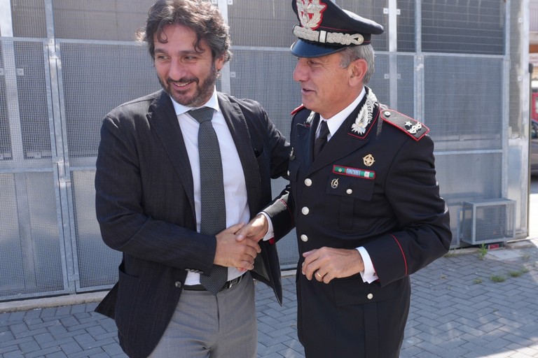 Il Generale Ubaldo Del Monaco saluta il Questore Alfredo Fabbrocini