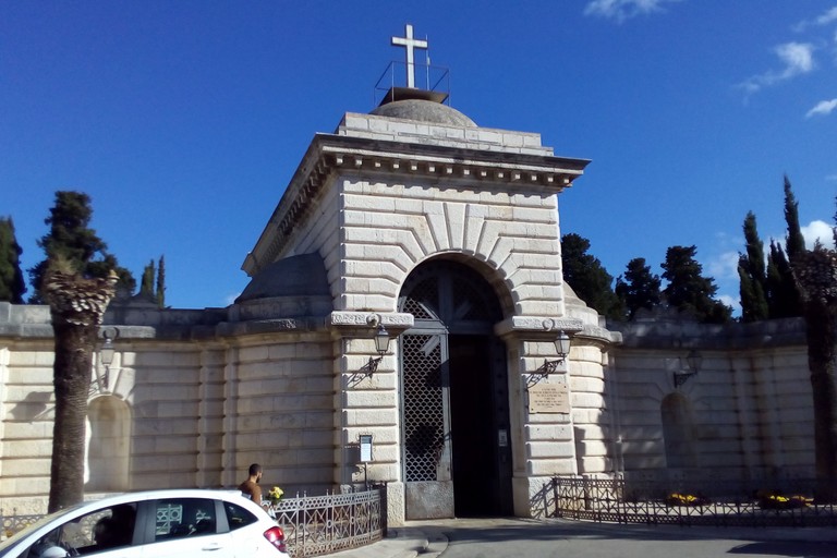 Ingresso monumentale del Cimitero di Andria