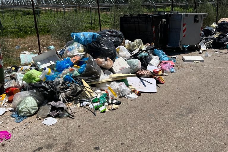 Mancata raccolta rifiuti in contrada Lama di Carro