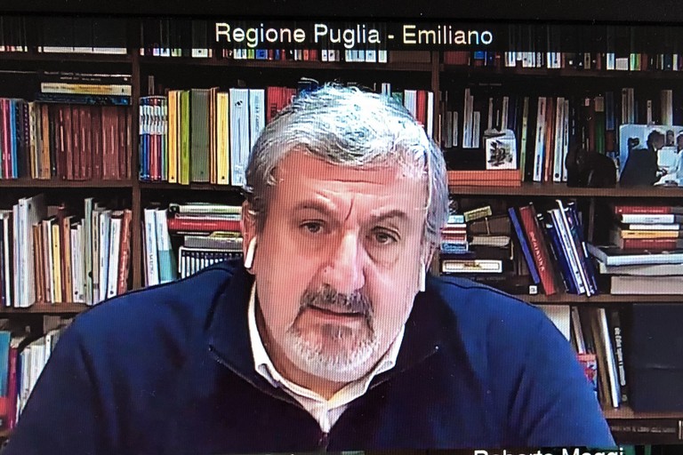 conferenza stampa coronavirus con Michele Emiliano