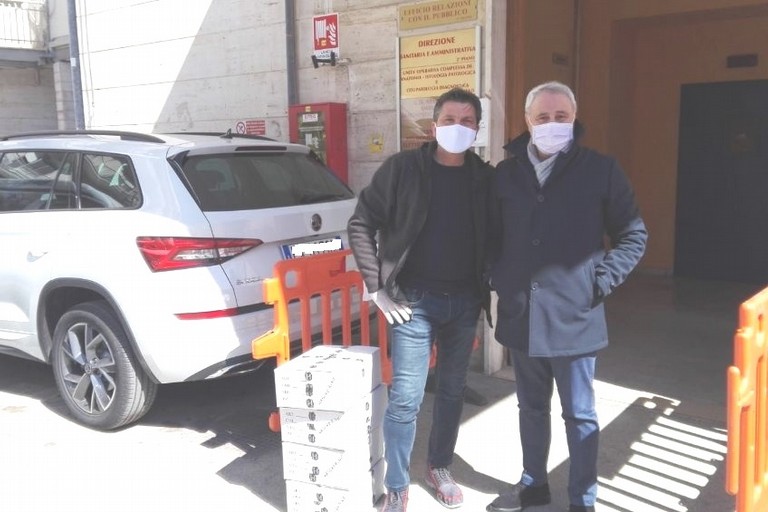 consegna mascherine ospedale civile