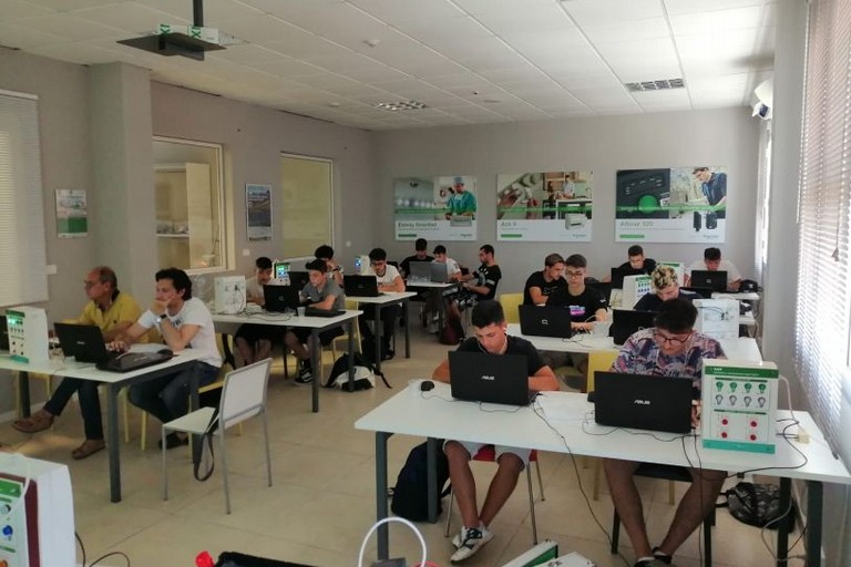 studenti dell'IPSIA Archimede