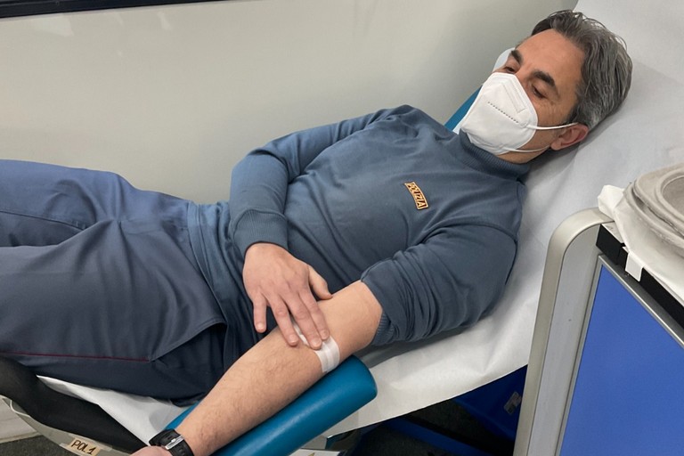 raccolta sangue straordinaria davanti alla Questura di via dell'Indipendenza