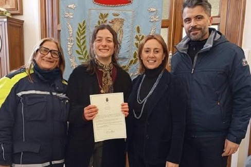 Sindaco di Andria premia giovane concittadina