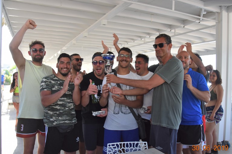 Battaglia casalinga Bat tra Draghi Beach e Dragon Monsters
