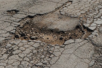 Buche in via Vecchia Barletta ad Andria