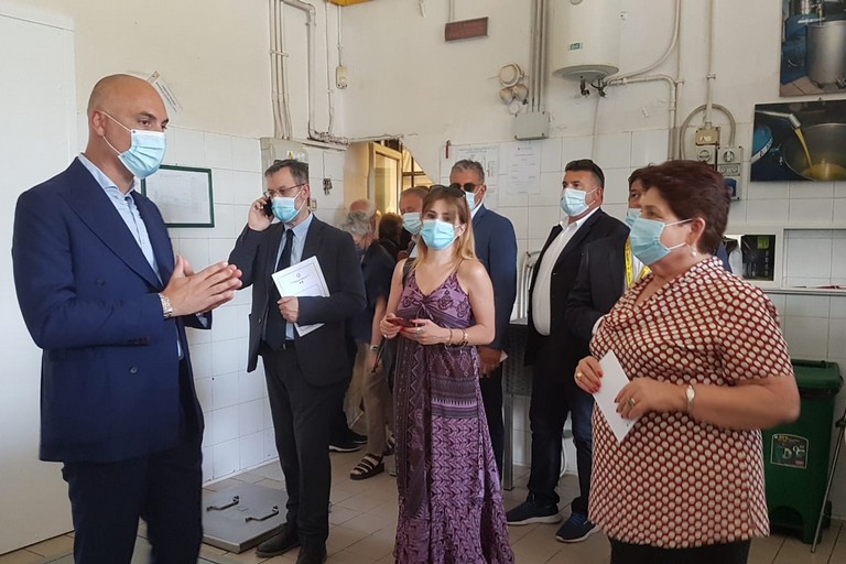 Ministro dell’Agricoltura Bellanova in visita ad Andria al Frantoio Muraglia