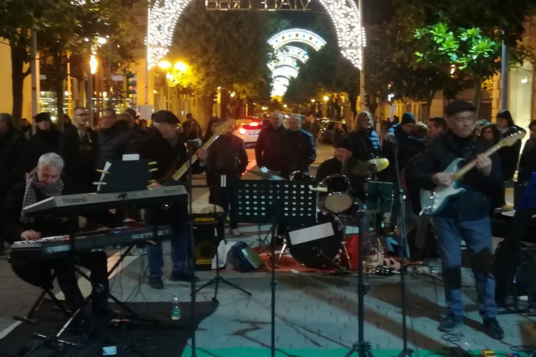 musica dal vivo in viale Crispi
