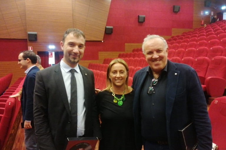 Da sx il Presidente nazionale Acli Manfredonia, Sindaca Bruno ed il Notaio Zinni