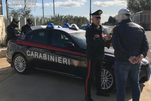 controlli dei carabinieri con l'etilometro